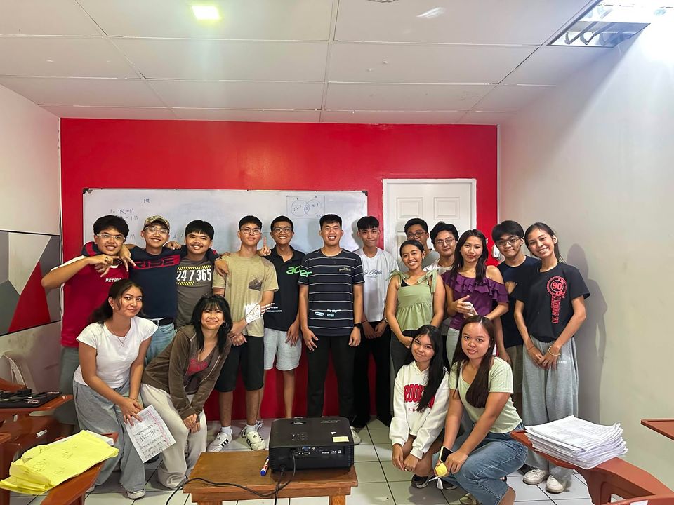 UPCAT review class group photo at Brainbox, 2 of 6