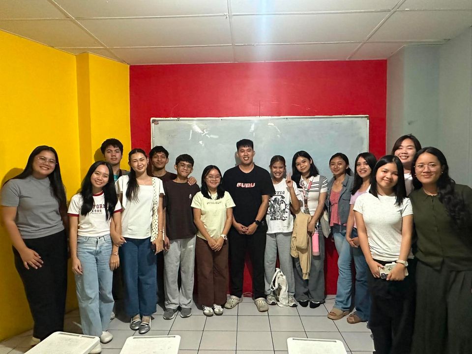 UPCAT review class group photo at Brainbox, 5 of 6